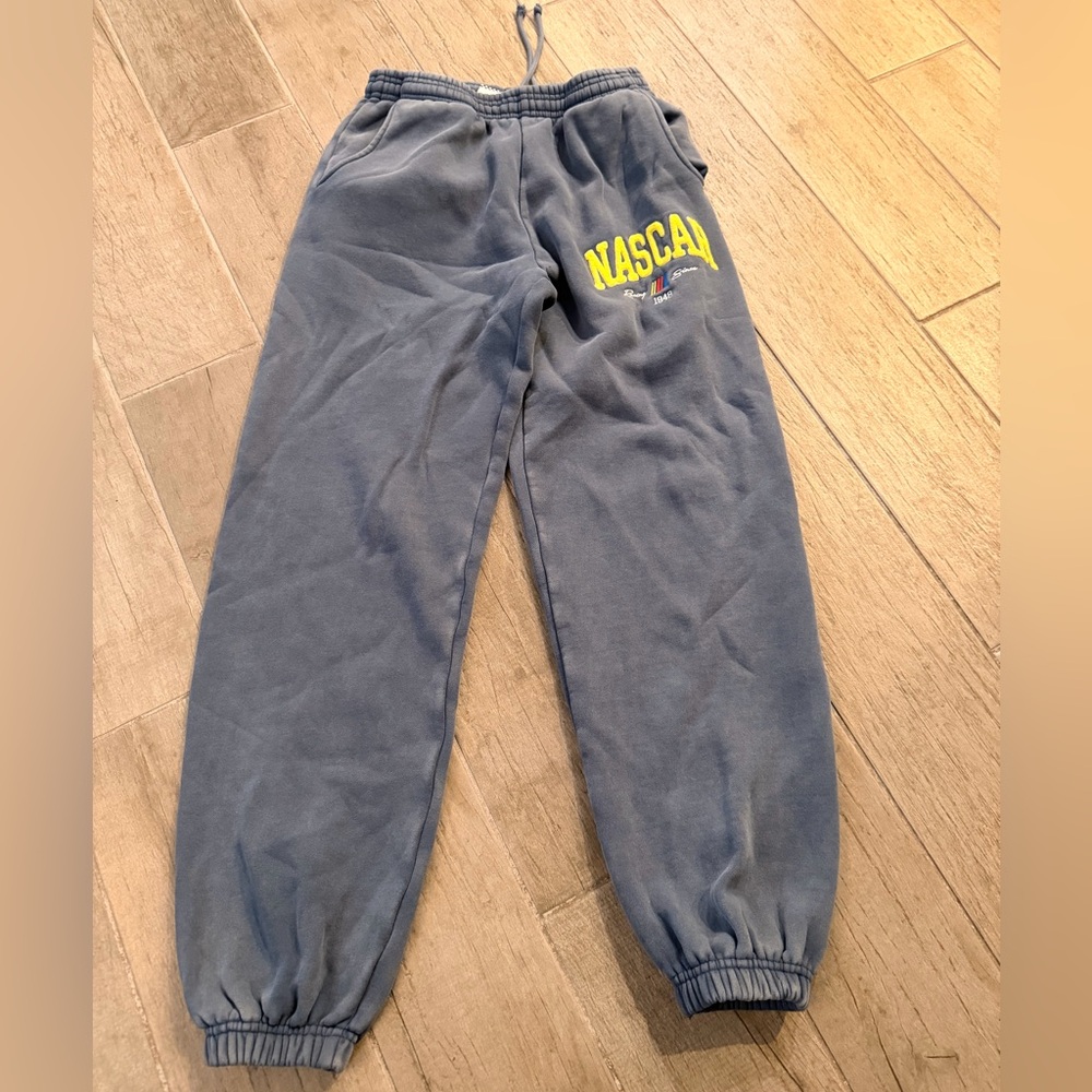 Men’s Tilly’s NASCAR sweats- size Medium